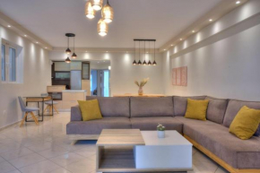 Elegant 2-Bedroom Apartment with Sea View, 100m2